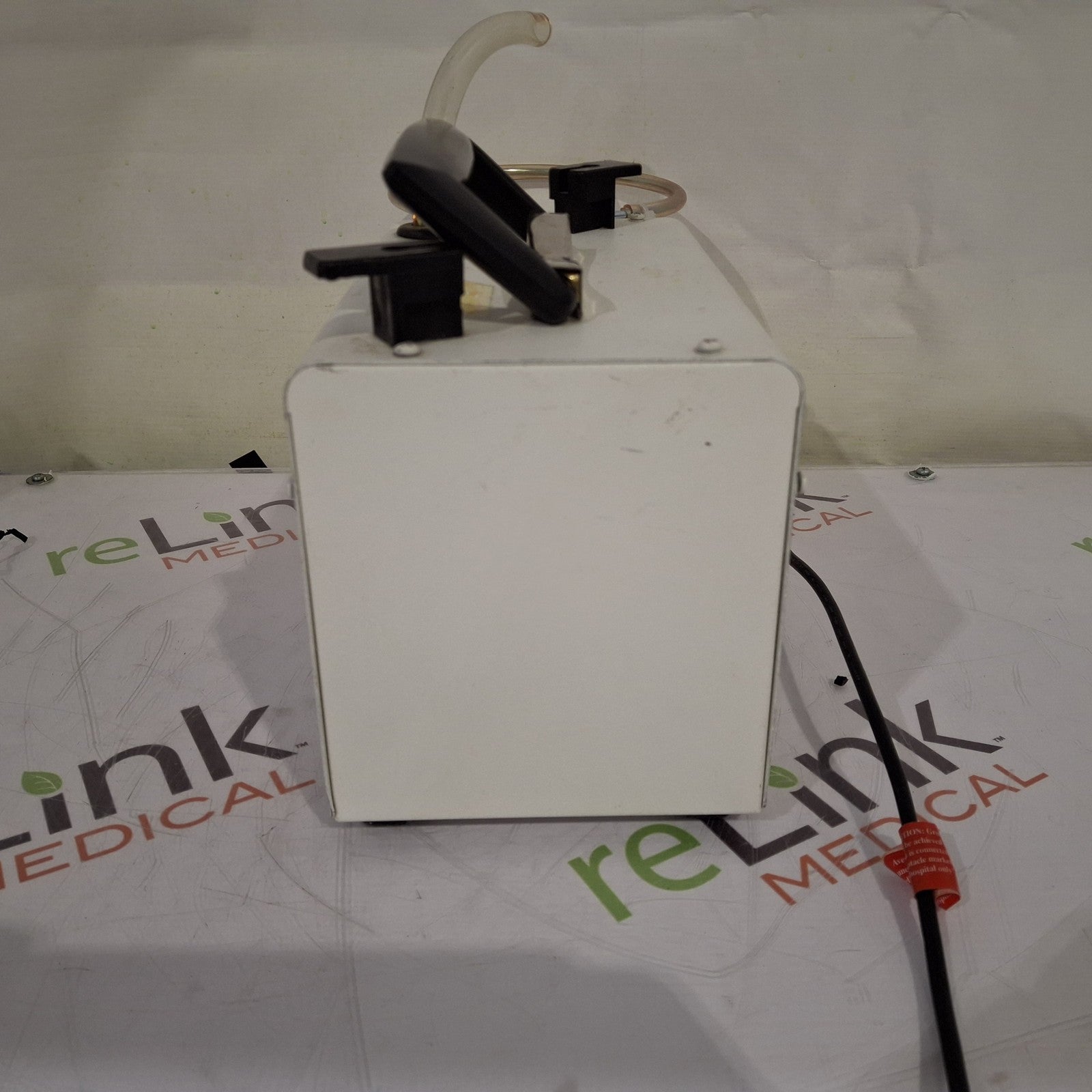 Armstrong Medical Industries, Inc. SSCOR/2500 Pump-Suction Portable