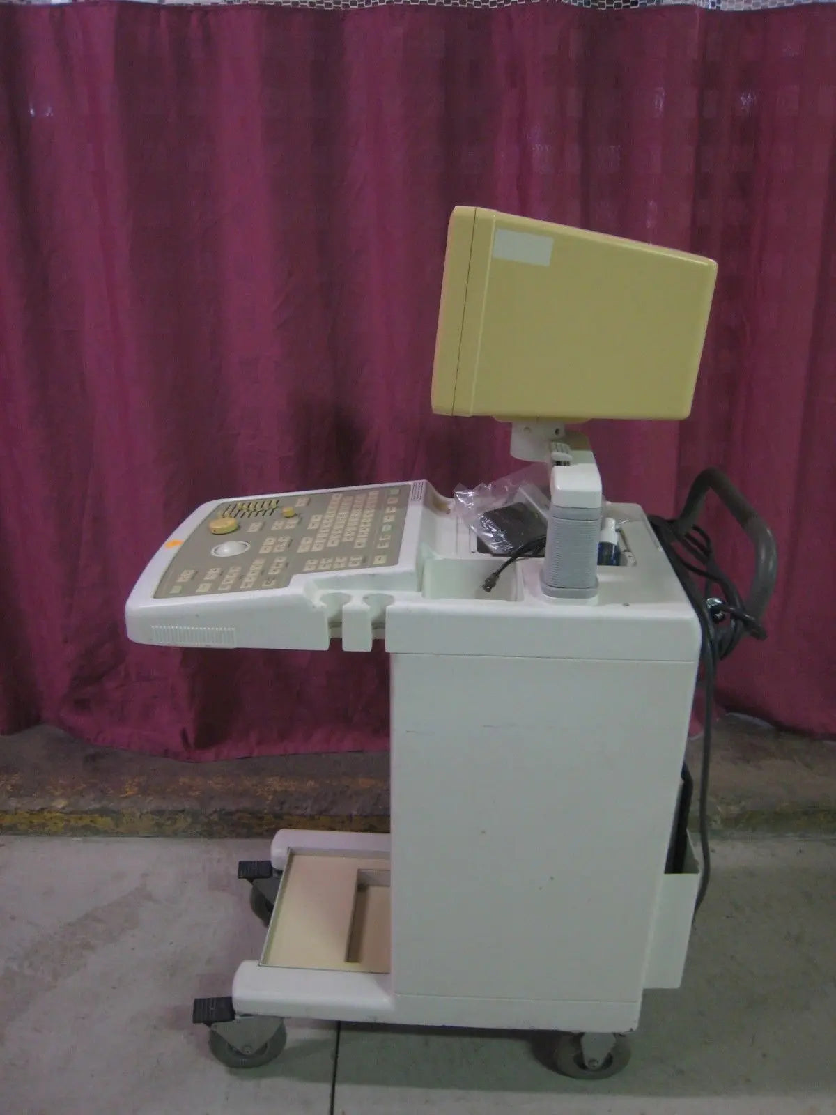 GE RT3200 Advantage II Ultrasound DIAGNOSTIC ULTRASOUND MACHINES FOR SALE