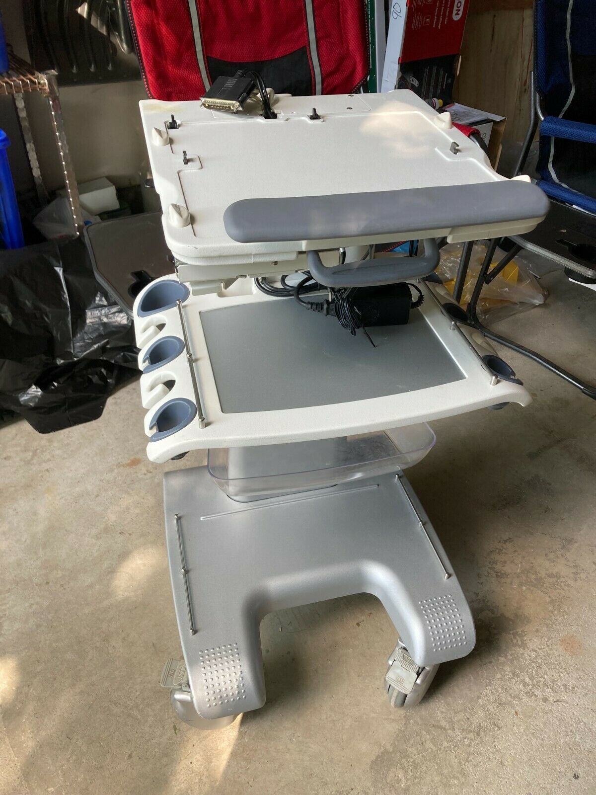 GE VIVID I BTO6 PORTABLE ULTRASOUND MACHINE WITH 3 PROBES and Cart. DIAGNOSTIC ULTRASOUND MACHINES FOR SALE
