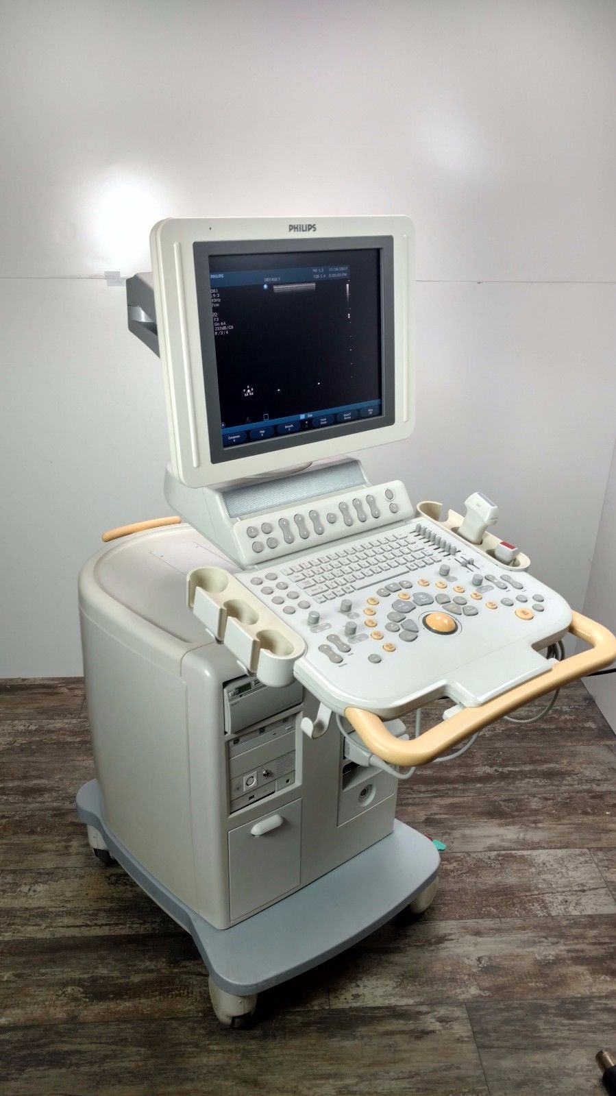 PHILIPS HD11 XE ULTRASOUND SYSTEM WITH L9-3 & PA4-2 TRANSDUCERS DIAGNOSTIC ULTRASOUND MACHINES FOR SALE