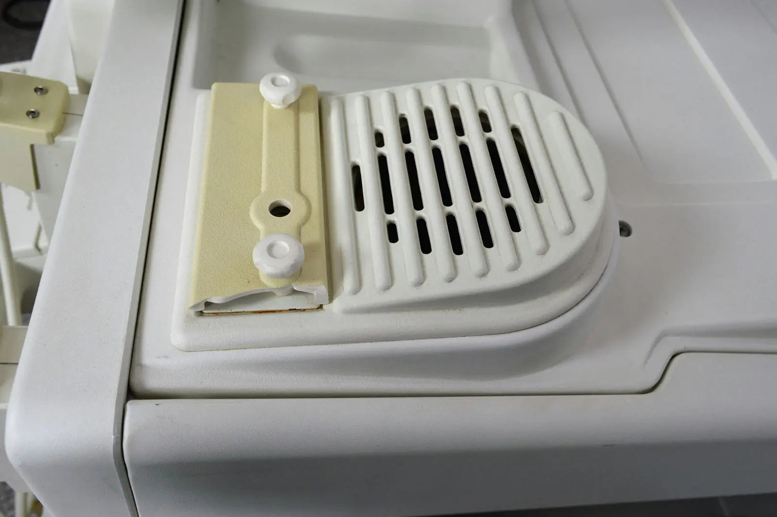 GE Logiq 700 Expert Series Ultrasound System w/ Two Transducers Probes 546L LA39 DIAGNOSTIC ULTRASOUND MACHINES FOR SALE