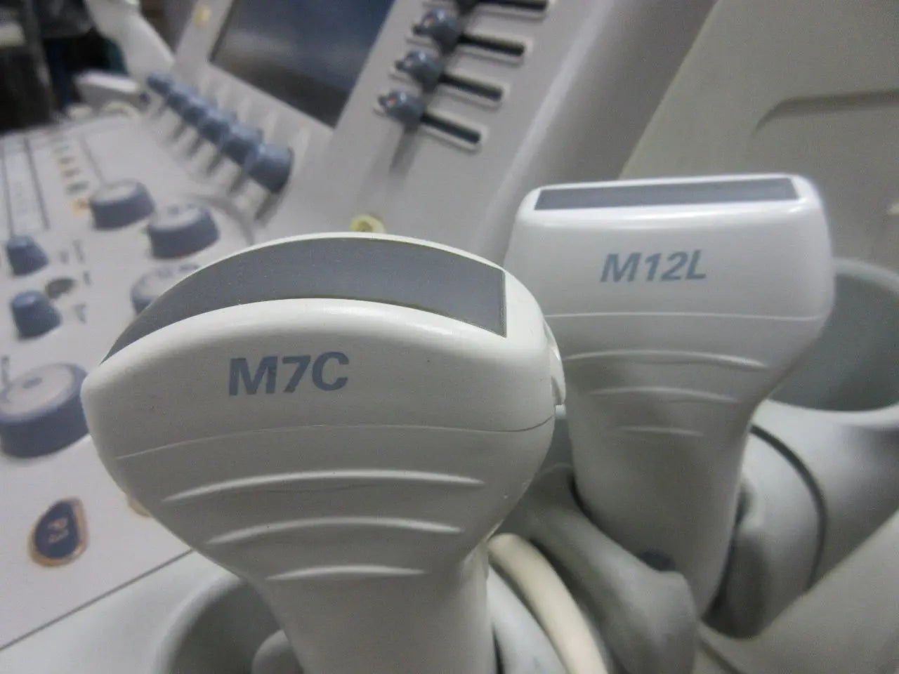 GE Logiq 7 ultrasound LCD with M12L linear, M7C convex and E8C endovag. DIAGNOSTIC ULTRASOUND MACHINES FOR SALE