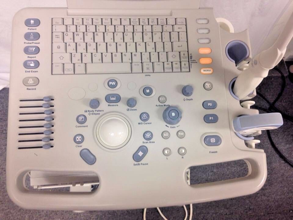 GE Logiq A5 Ultrasound Machine with 4C Abdominal and E8C Transvaginal Probes DIAGNOSTIC ULTRASOUND MACHINES FOR SALE