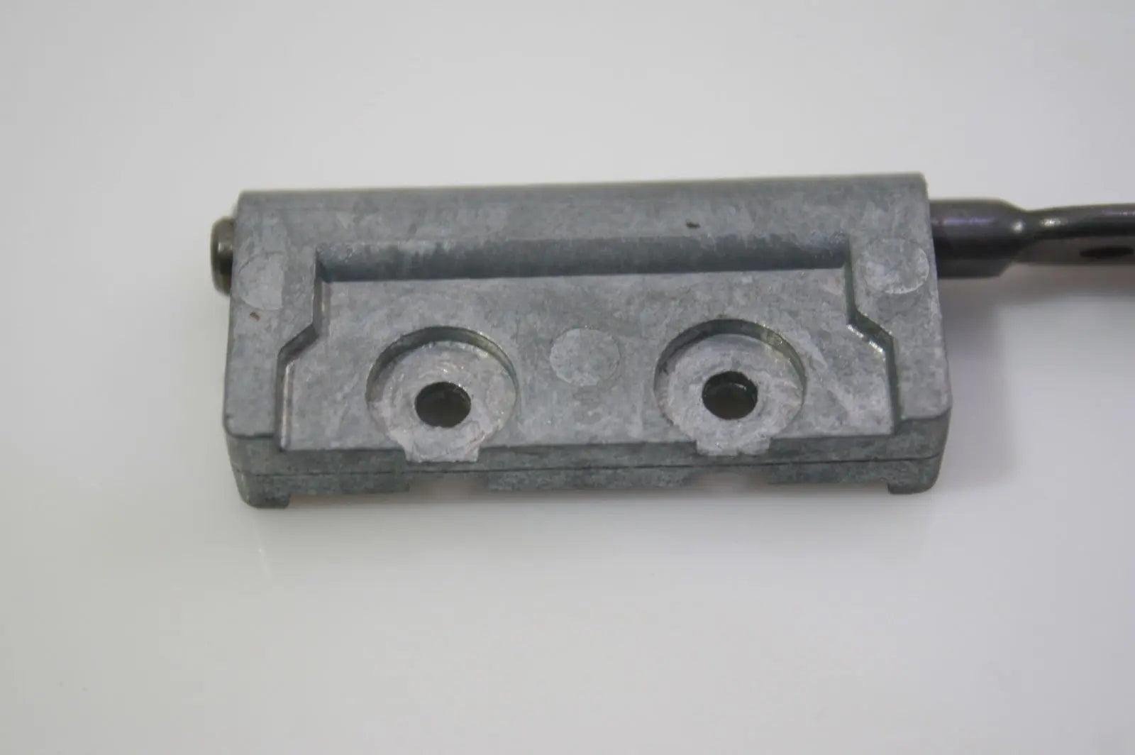 GE Healthcare Laptop Screen Hinge Vivid i q Portable ultrasound DIAGNOSTIC ULTRASOUND MACHINES FOR SALE