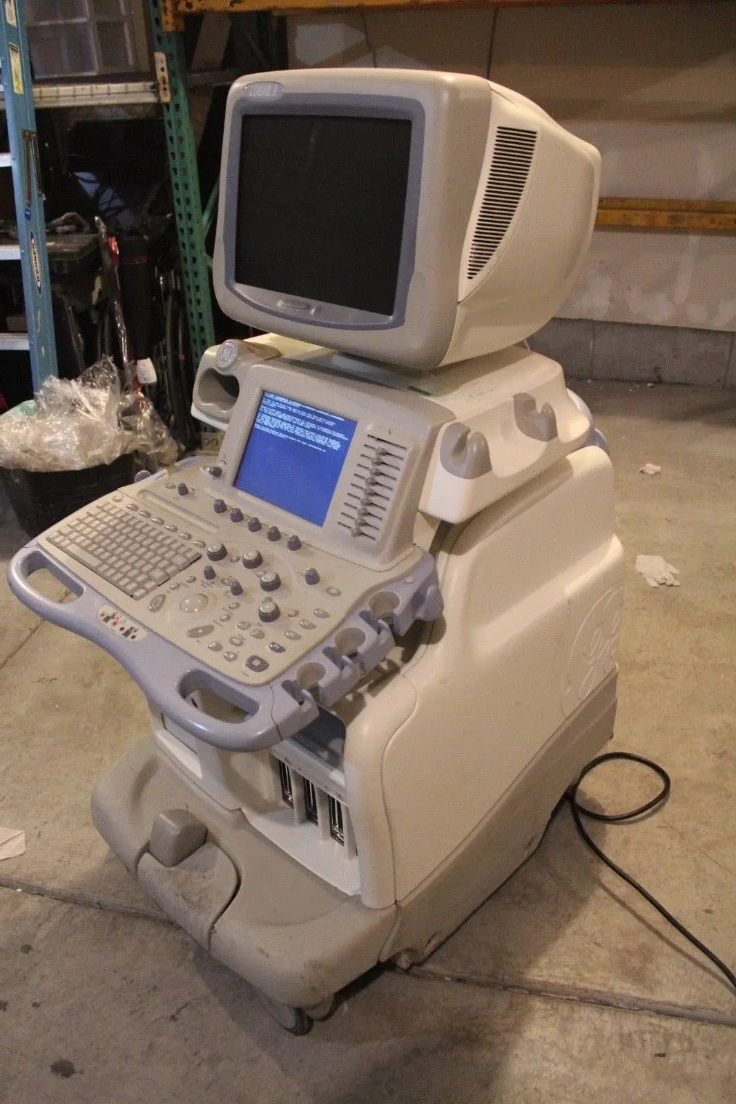 GE LOGIQ 9 DIAGNOSTIC ULTRASOUND MACHINE For parts not working DIAGNOSTIC ULTRASOUND MACHINES FOR SALE