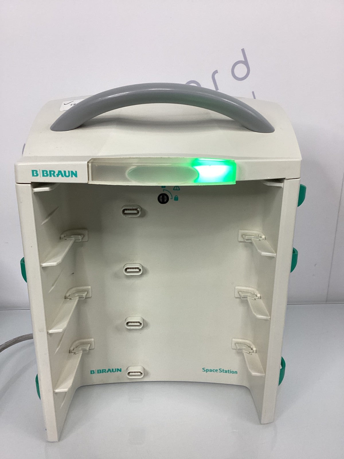 B BRAUN 8713142U SPACESTATION DOCKING STATION