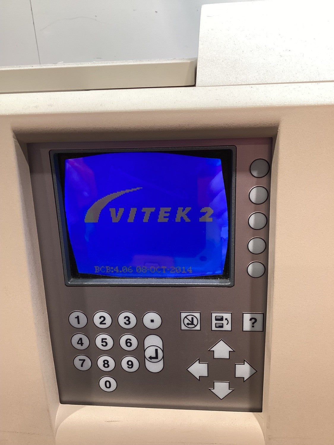 BIOMERIEUX VITEK 2 XL FULLY AUTOMATED MICROBIOLOGICAL ANALYZER