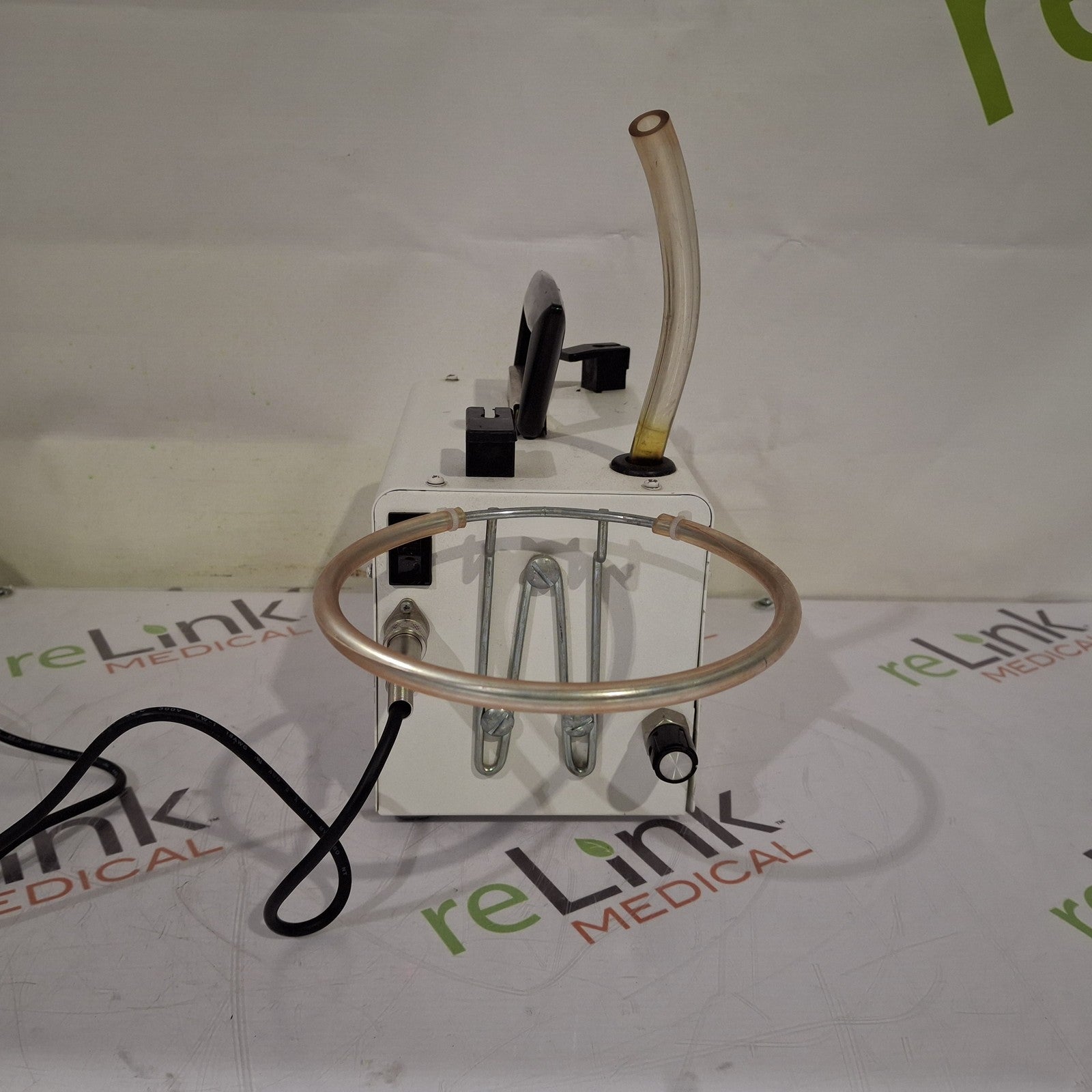 Armstrong Medical Industries, Inc. SSCOR/2500 Pump-Suction Portable