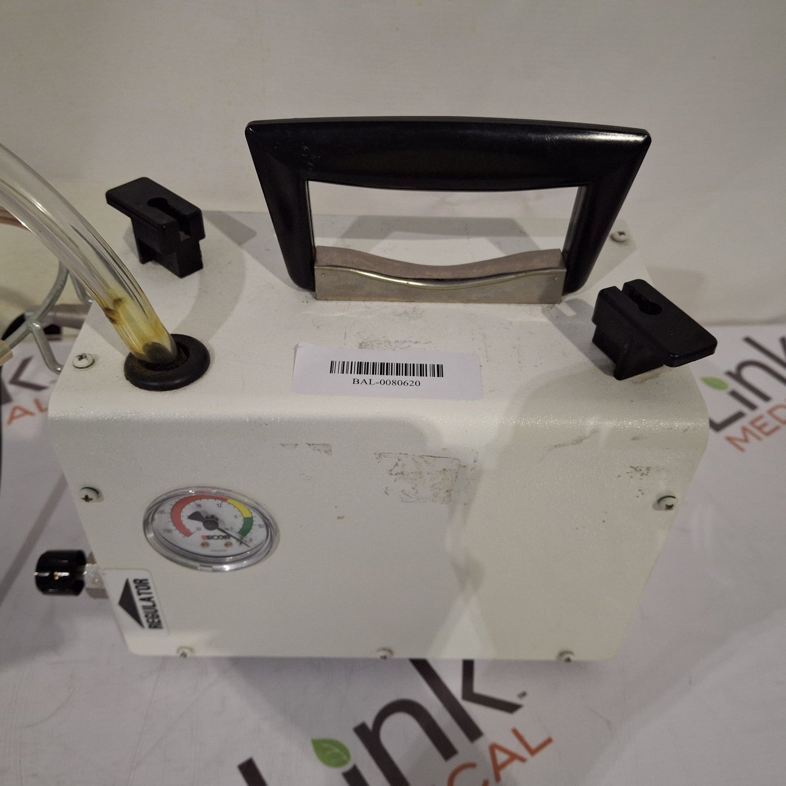 Armstrong Medical Industries, Inc. SSCOR/2500 Pump-Suction Portable