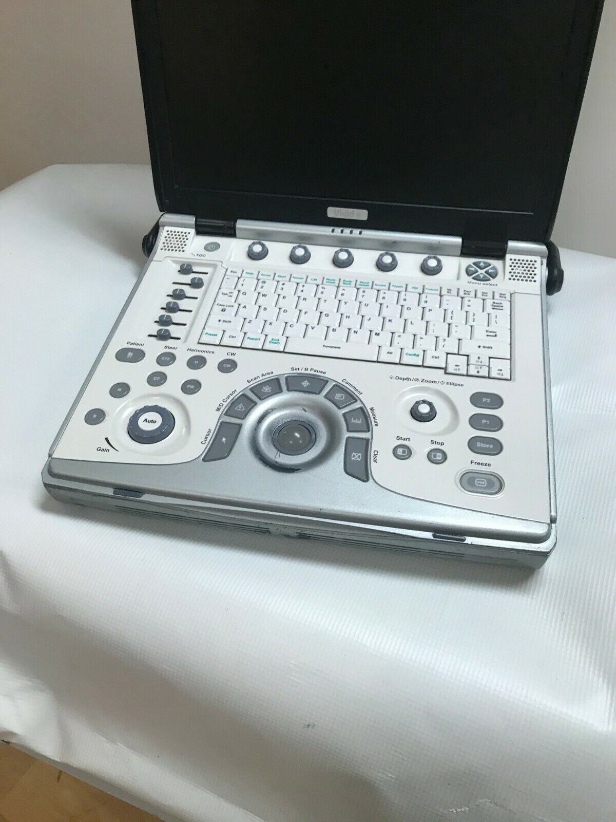 GE Vivid E Color Doppler Ultrasound Scanner, CW Two probes Cardiac, Linear 2013 DIAGNOSTIC ULTRASOUND MACHINES FOR SALE