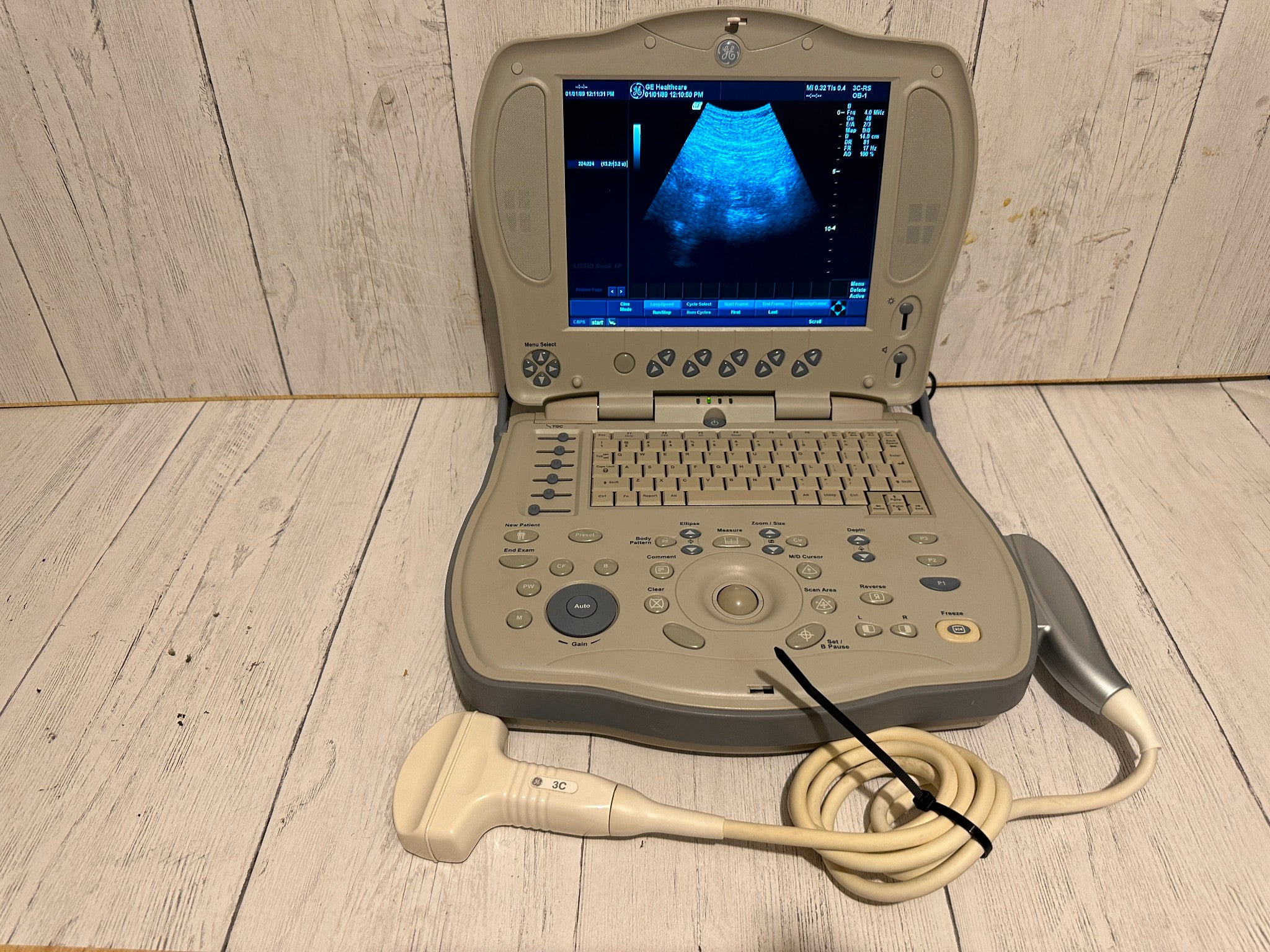 GE LOGIQ BOOK XP PORTABLE ULTRASOUND MACHINE & 3S-RS PROBE 2005 DIAGNOSTIC ULTRASOUND MACHINES FOR SALE