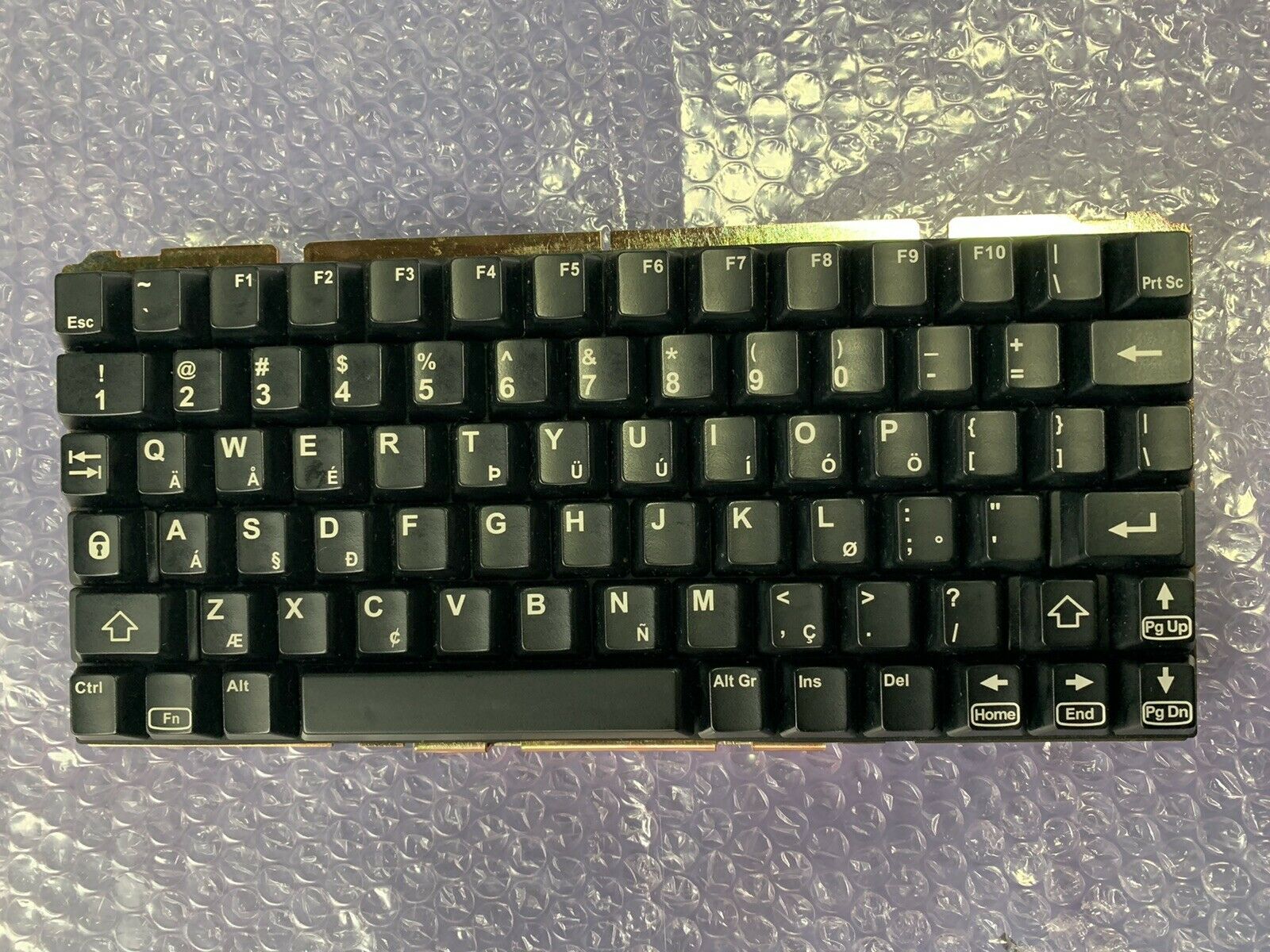 GE Vivid E9 Ultrasound Alphanumeric Keyboard P/N: 066E3201, 9395-00438-007/A DIAGNOSTIC ULTRASOUND MACHINES FOR SALE