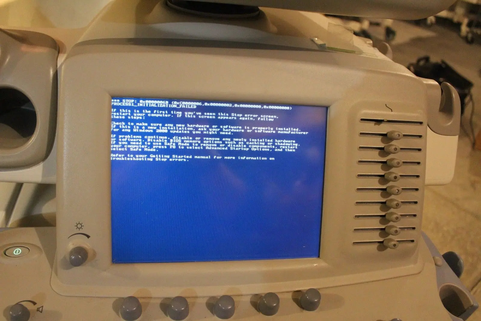 GE LOGIQ 9 DIAGNOSTIC ULTRASOUND MACHINE For parts not working DIAGNOSTIC ULTRASOUND MACHINES FOR SALE