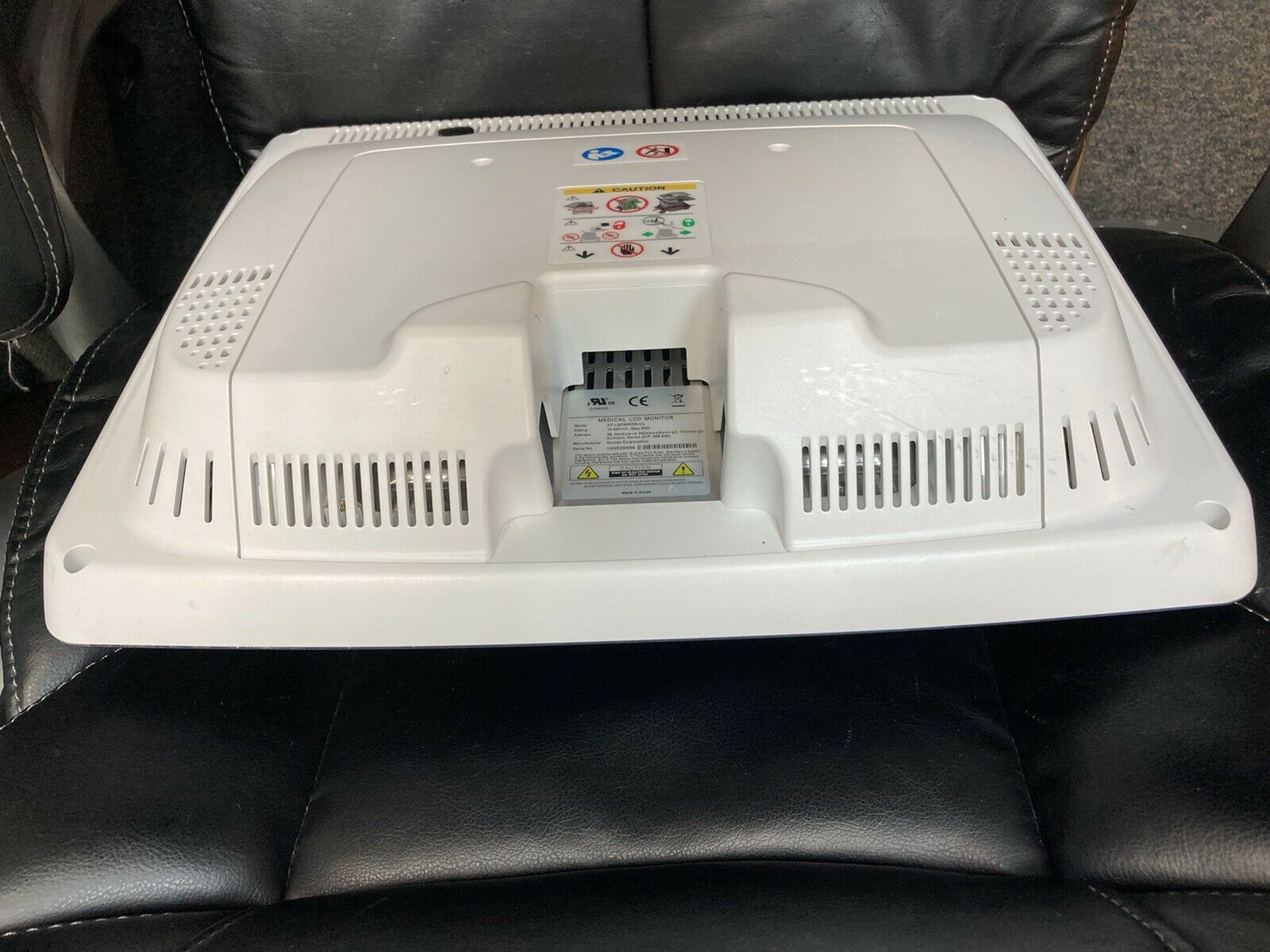 GE Logiq Ultrasound Series 19” LCD Monitor Model 5392293-22 DIAGNOSTIC ULTRASOUND MACHINES FOR SALE