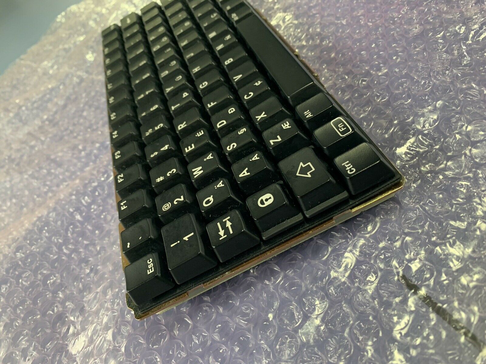 GE Vivid E9 Ultrasound Alphanumeric Keyboard P/N: 066E3201, 9395-00438-007/A DIAGNOSTIC ULTRASOUND MACHINES FOR SALE