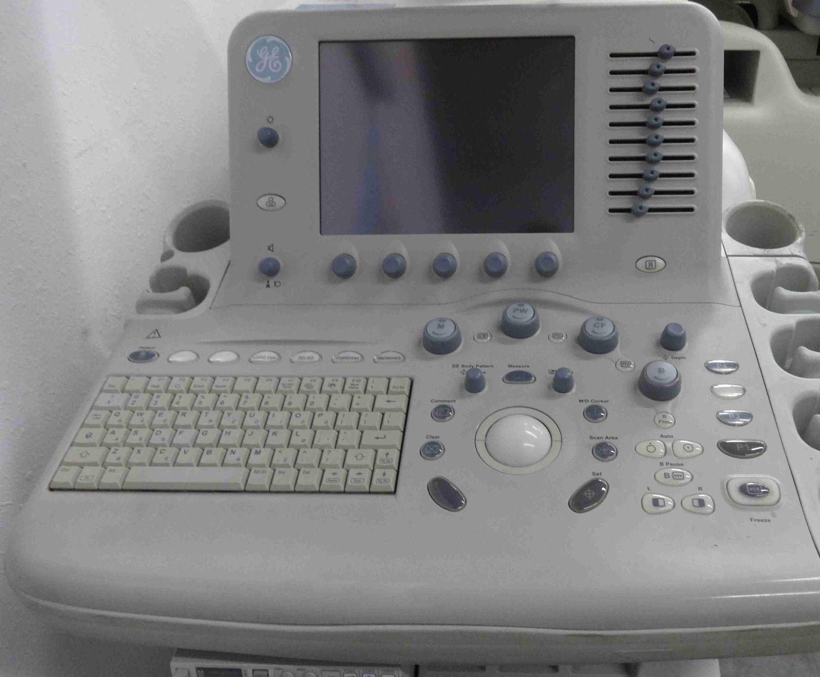 GE Logiq 7 LCD 4D Shared Service Ultrasound System DIAGNOSTIC ULTRASOUND MACHINES FOR SALE