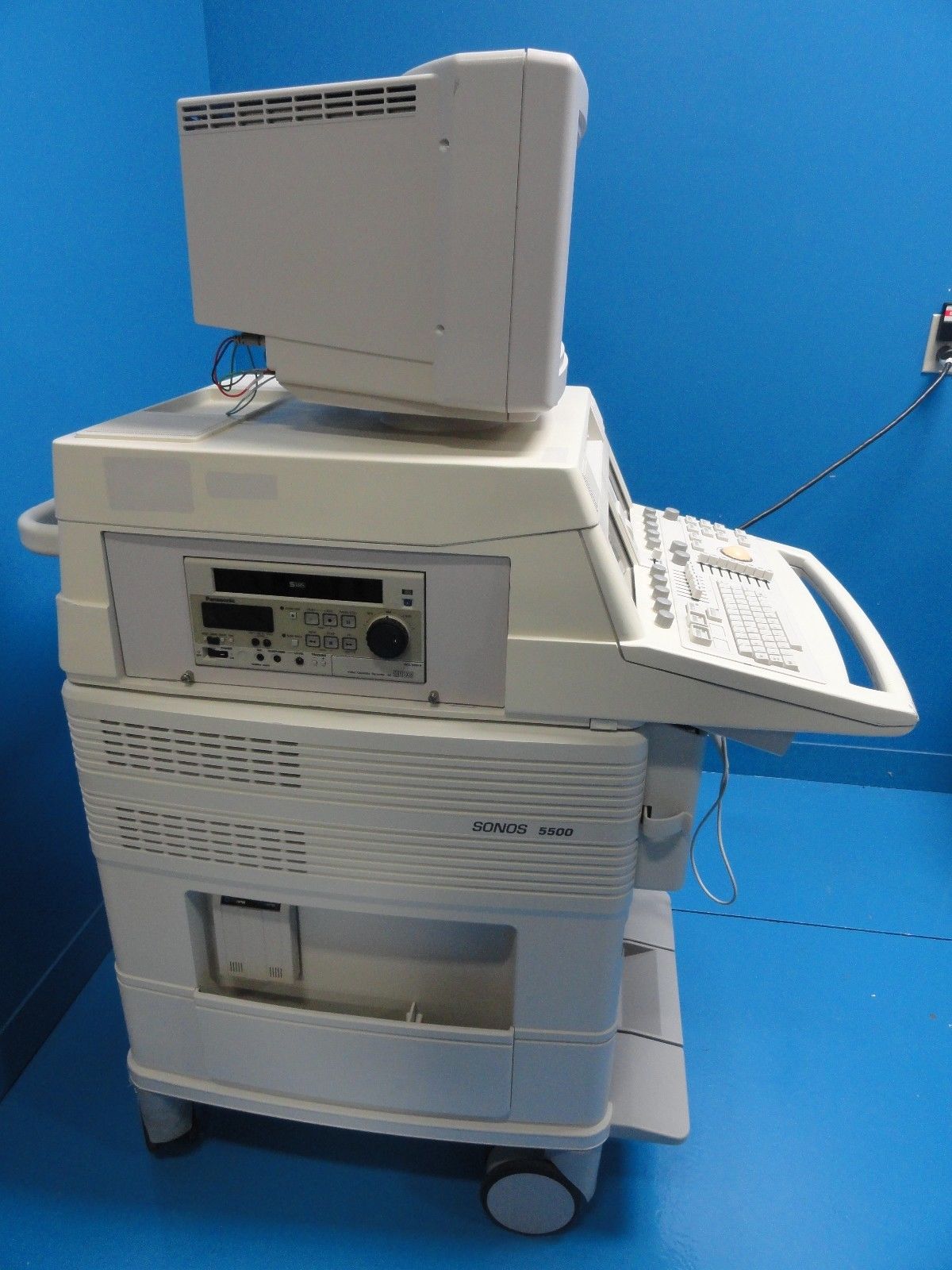2004 Philips Agilent HP Sonos 5500 M2424A Ultrasound W/ S12 Transducer (8241) DIAGNOSTIC ULTRASOUND MACHINES FOR SALE