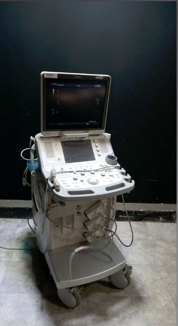 TOSHIBA APLIO MX ULTRASOUND MACHINE WITH 3 PROBES (6C1, 11L4, PLT-805AT)